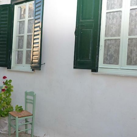 Aegli Rooms Тинос Екстериор снимка