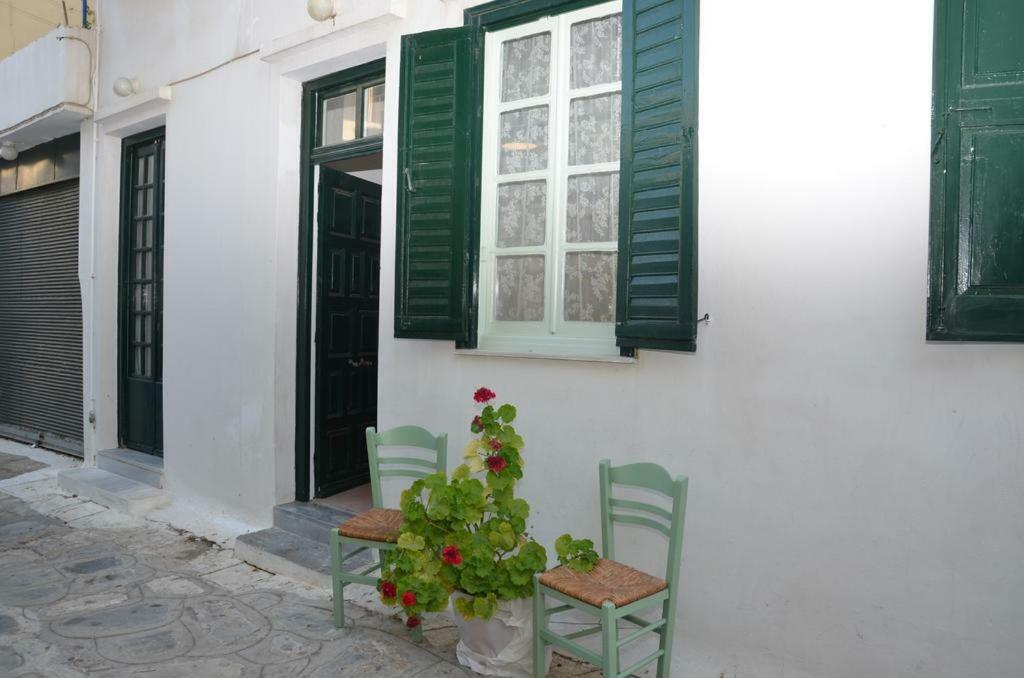Aegli Rooms Тинос Екстериор снимка